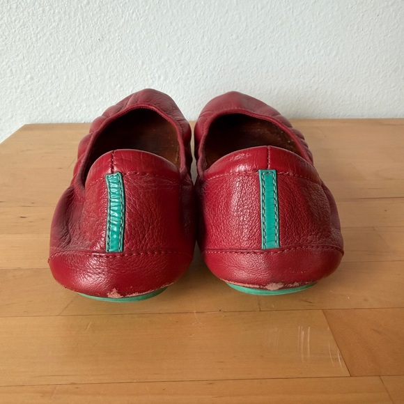 Tieks Cardinal Red size 8 Ballet Flats - Picture 2 of 4